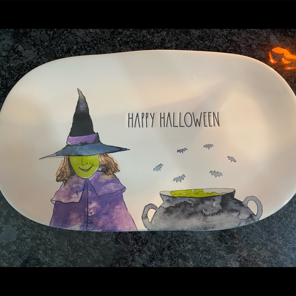 Rae Dunn happy Halloween plate
